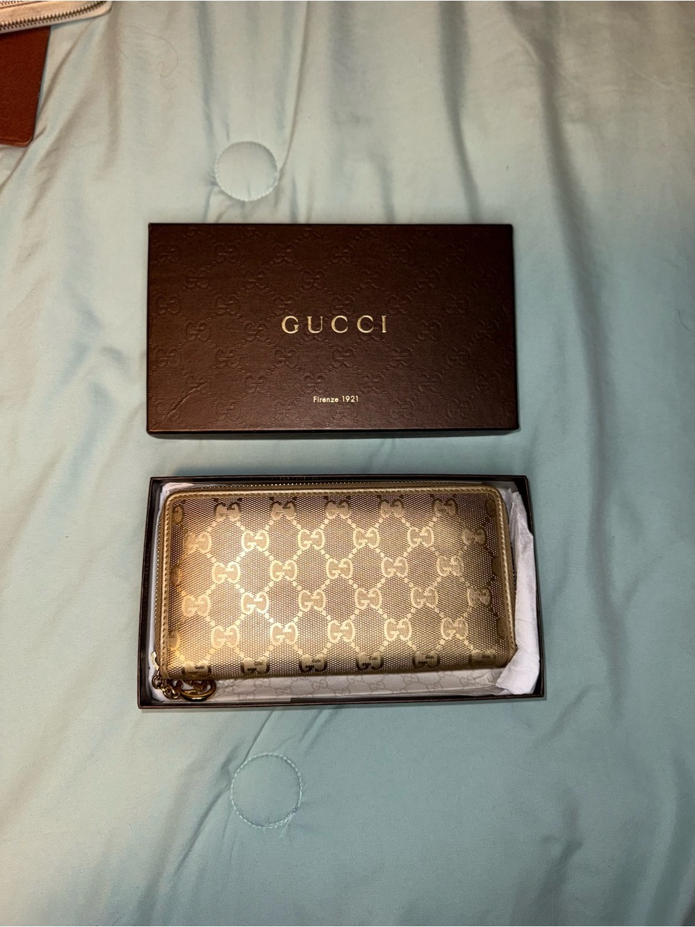 Gucci Wallet w/Box & Tissue